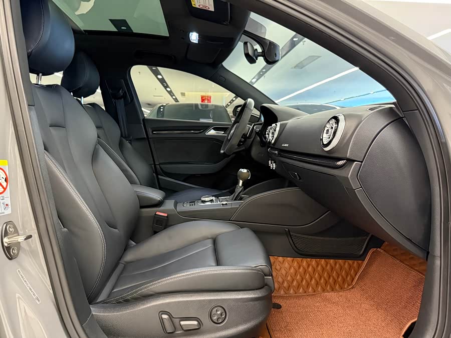 Audi RS 3 2018 car image #14