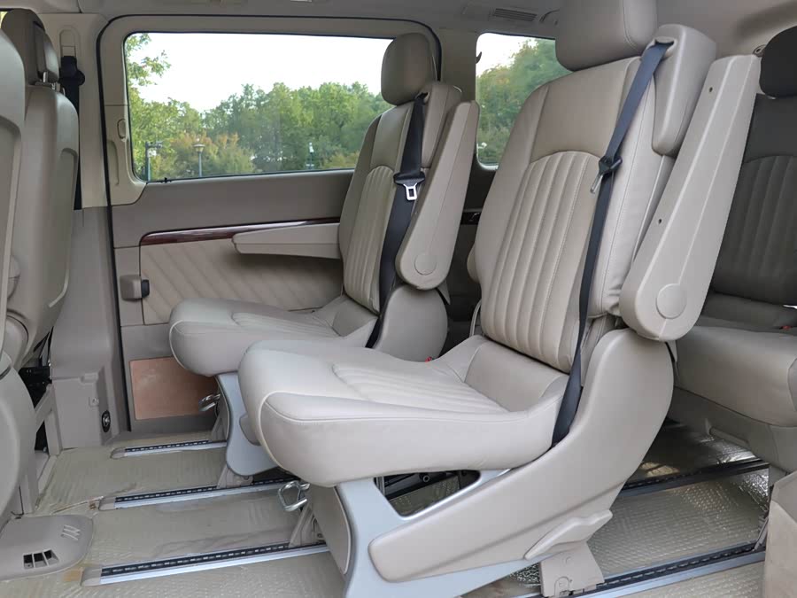 奔驰 唯雅诺 2011 汽车图片 #14