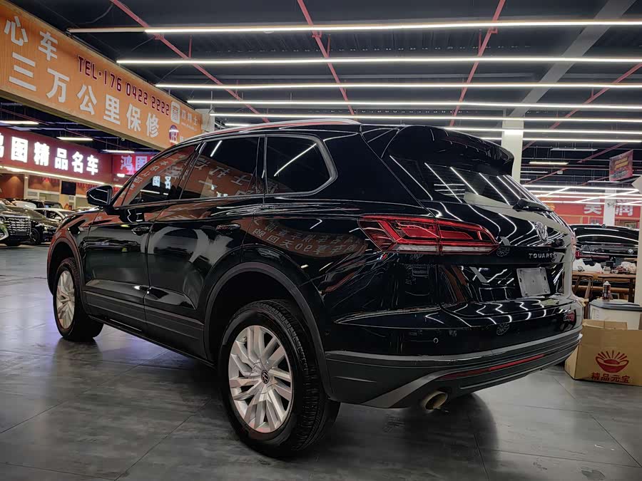 Volkswagen Touareg 2022 car image #14