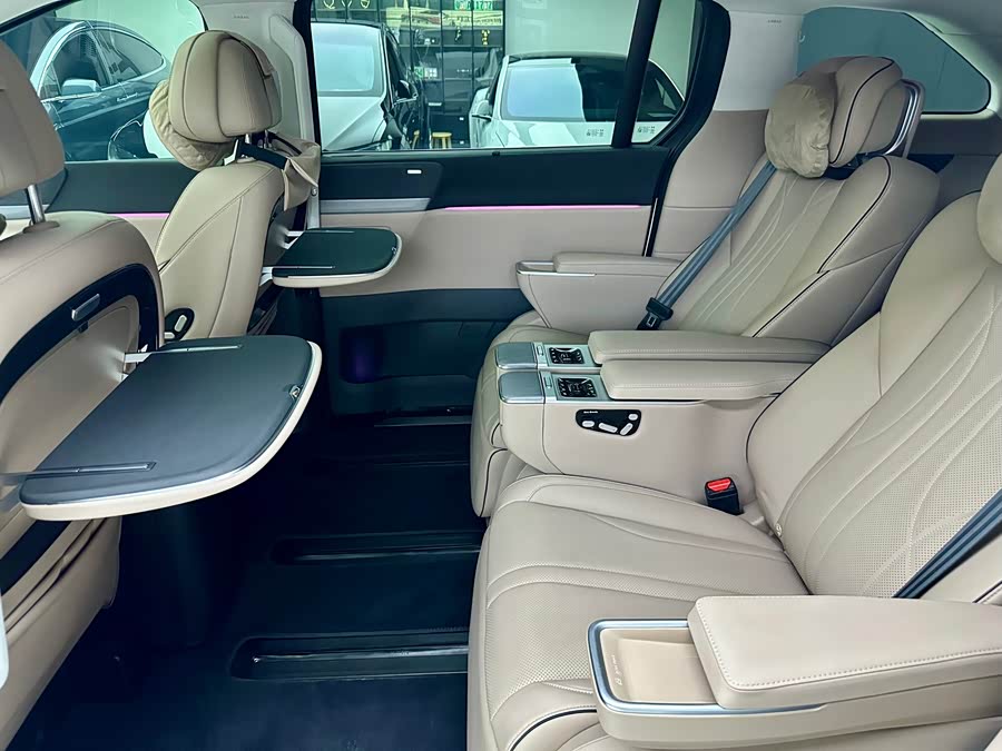 Xpeng X9 2024 immagine di auto #14