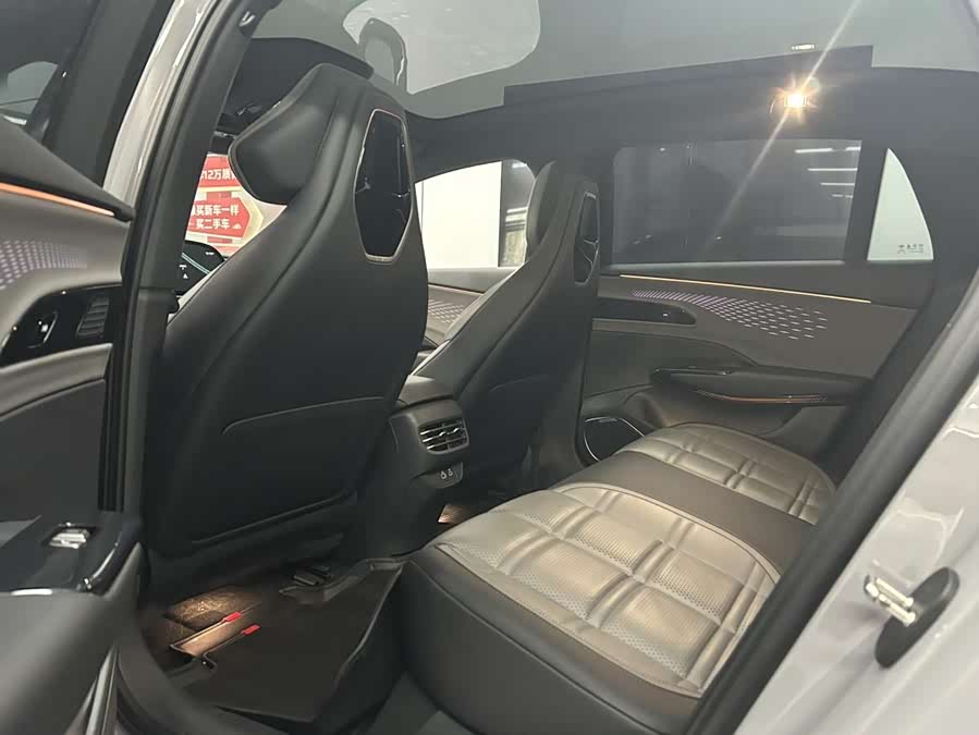 HongQi EH7 2024 #14 HongQi EH7 2024 car image #14