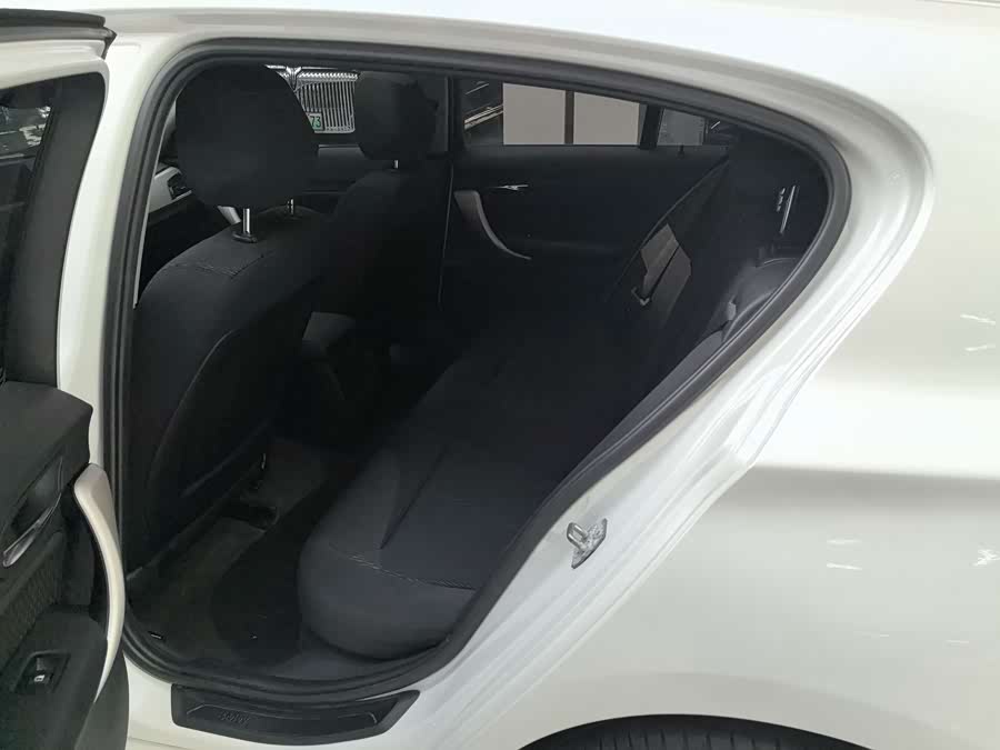 BMW 1 Series (Imported) 2015 car image #14