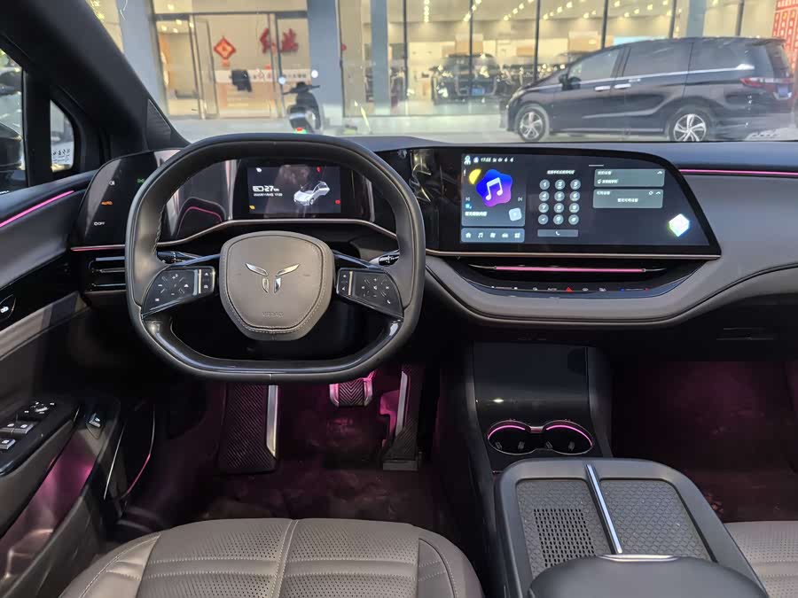 HongQi EH7 2024 #14 HongQi EH7 2024 car image #14