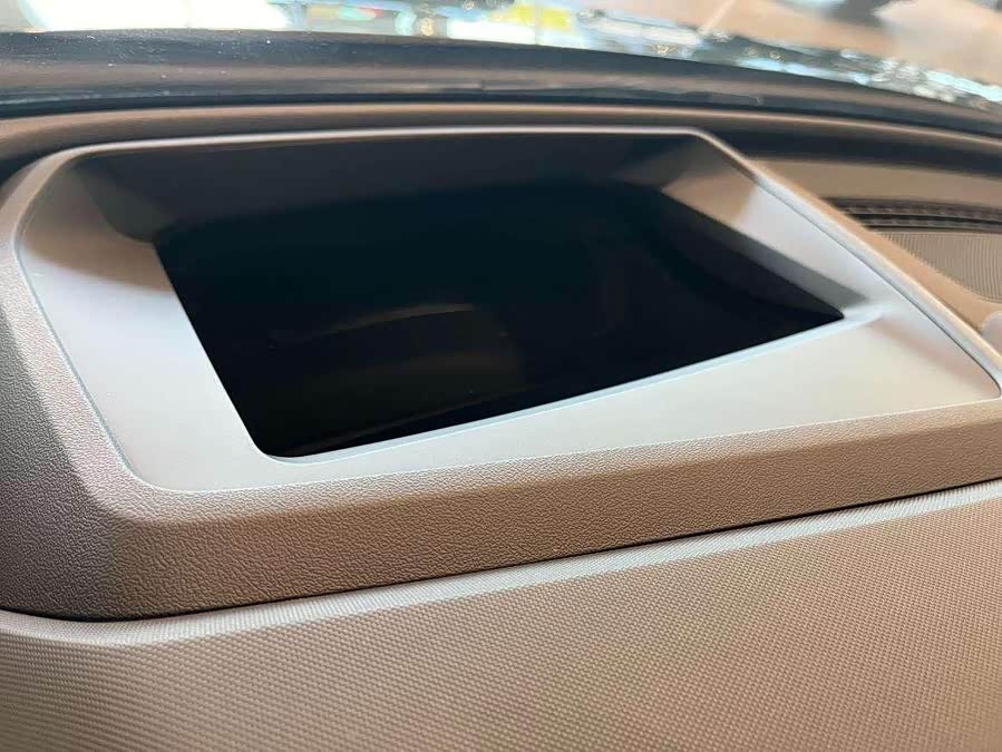 Audi Q5 e-tron 2023 #14 Audi Q5 e-tron 2023 صورة سيارة #14