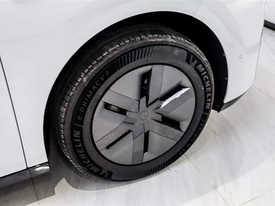 理想汽车 理想MEGA 2024 汽车图片 #14