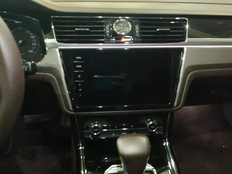 Volkswagen Phideon 2023 immagine di auto #14