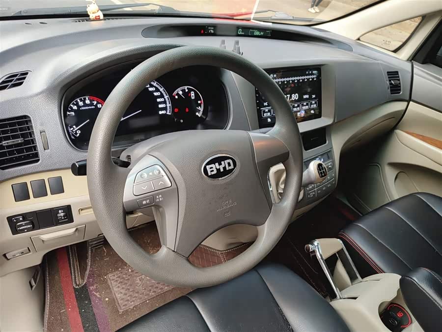 BYD M6 2016 #14 BYD M6 2016 car image #14