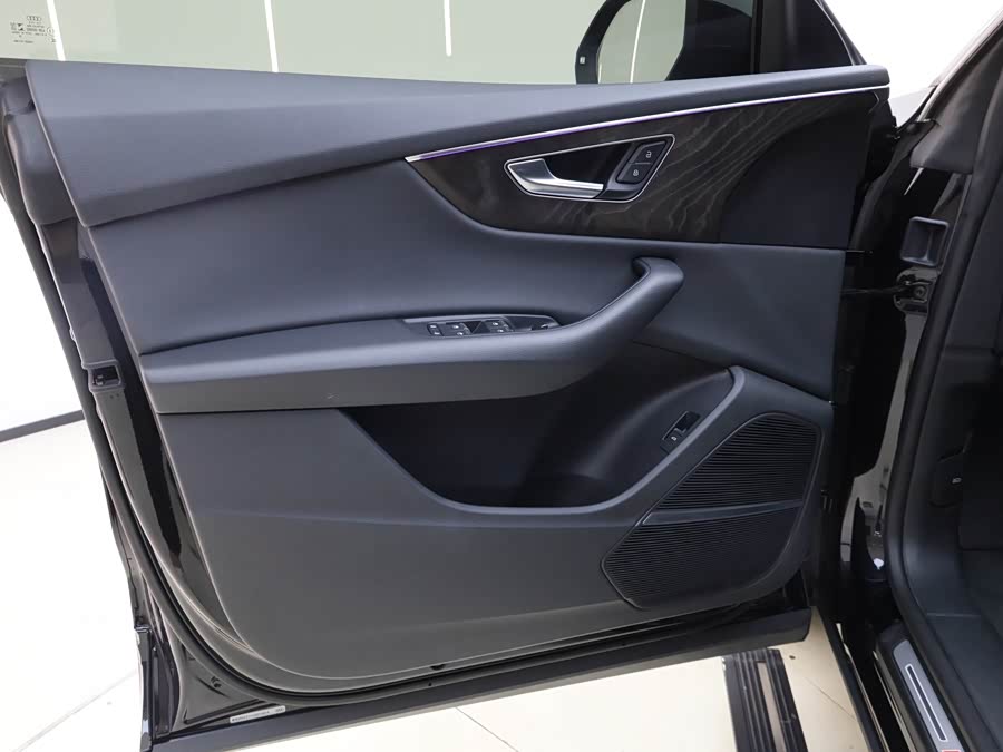 Audi Q8 2021 #14 Audi Q8 2021 car image #14