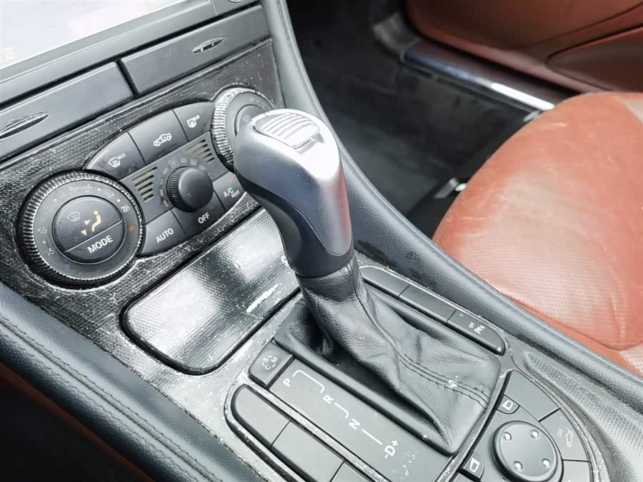 Mercedes-Benz SL Class 2011 car image #14