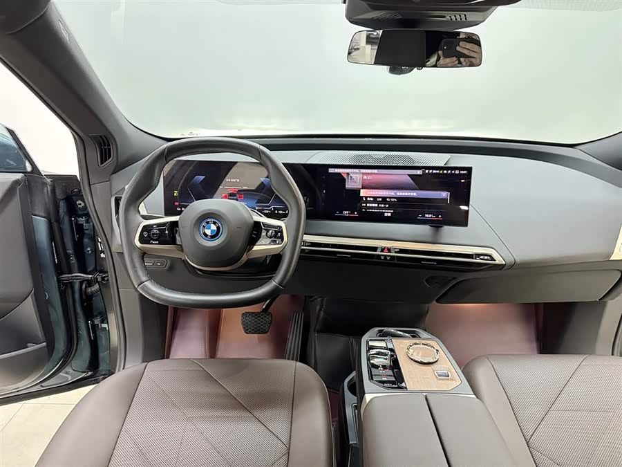 BMW iX 2023 car image #14