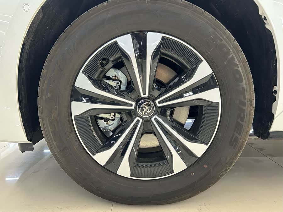 丰田 铂智4X 2025 #14 丰田 铂智4X 2025 汽车图片 #14