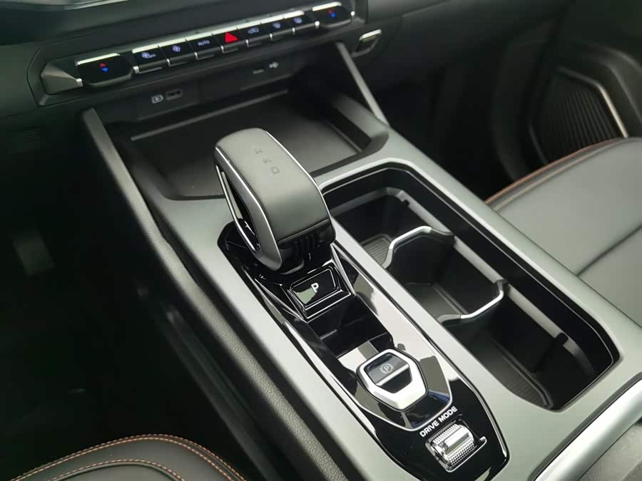 GEELY Okavango L 2025 car image #14