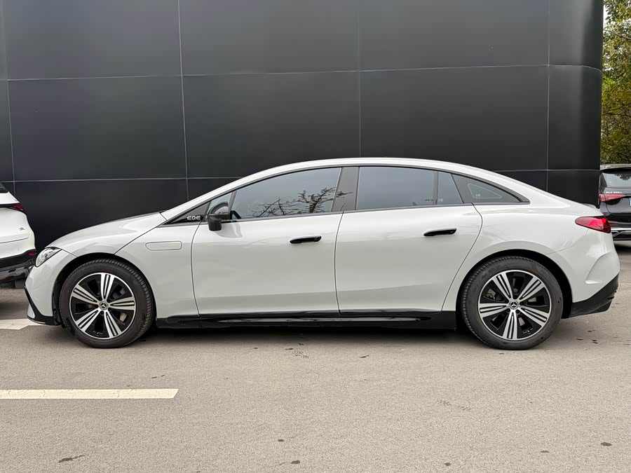 Mercedes-Benz EQE Class 2023 #14 Mercedes-Benz EQE Class 2023 car image #14