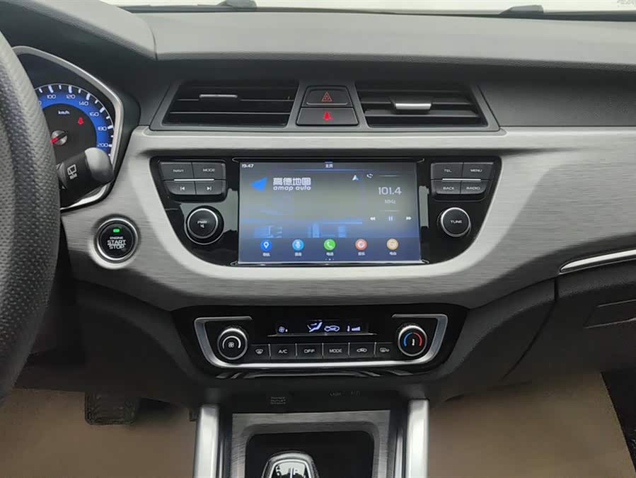 GEELY Vision X3 2019 immagine di auto #14