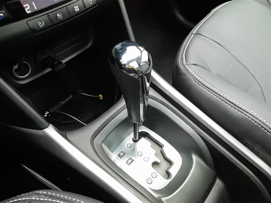 Peugeot 2008 2014 صورة سيارة #14