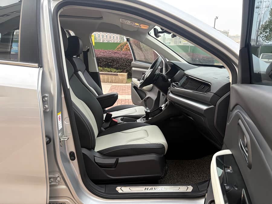 Haval H2s 2017 car image #14