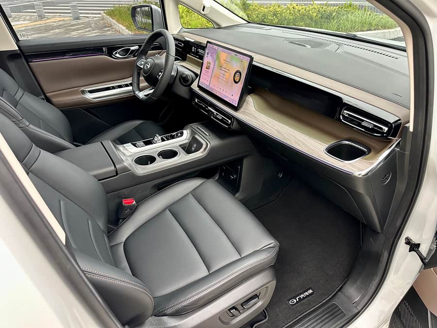 GAC Trumpchi E8 New Energy 2023 car image #14