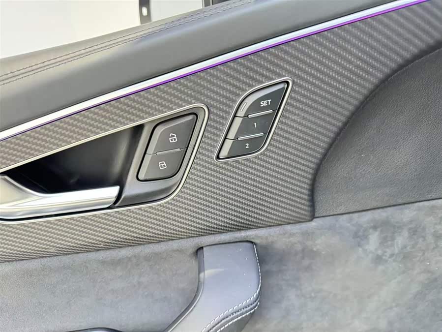 Audi SQ7 2024 car image #14