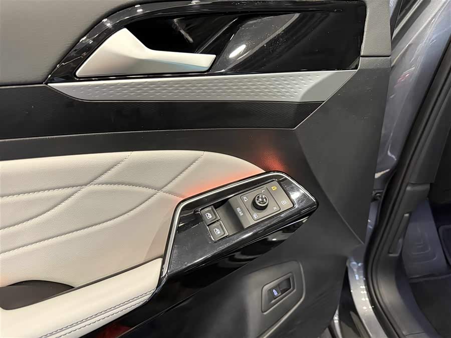 Volkswagen ID.6 X 2021 #14 Volkswagen ID.6 X 2021 car image #14