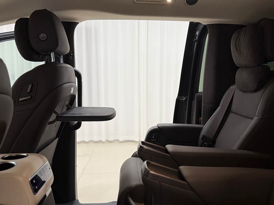 理想汽车 理想MEGA 2024 汽车图片 #14