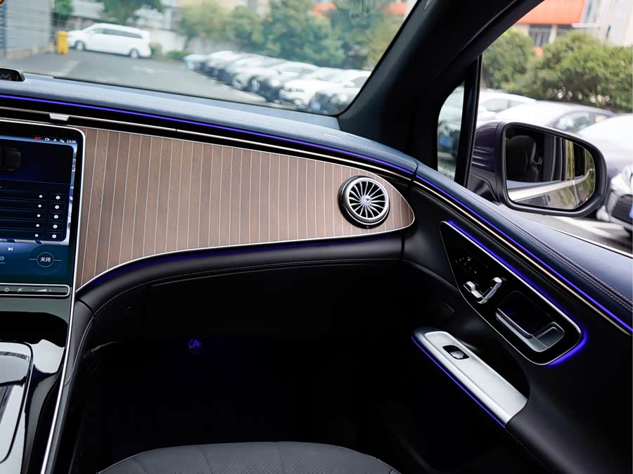 Mercedes-Benz EQE SUV 2023 car image #14