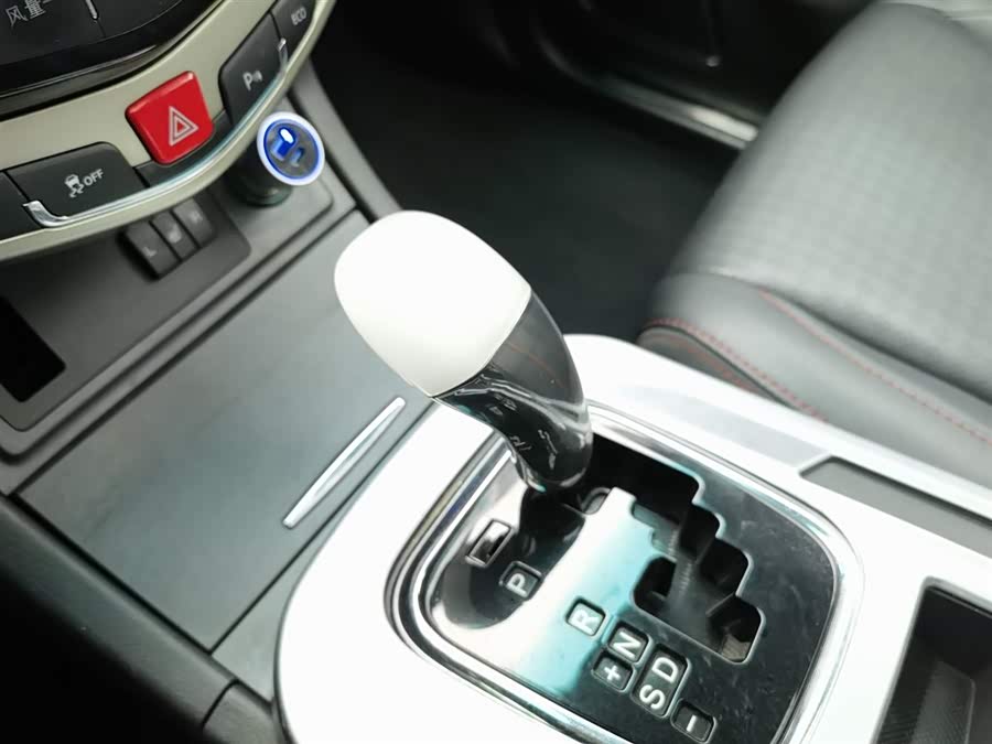 BYD S7 2015 car image #14