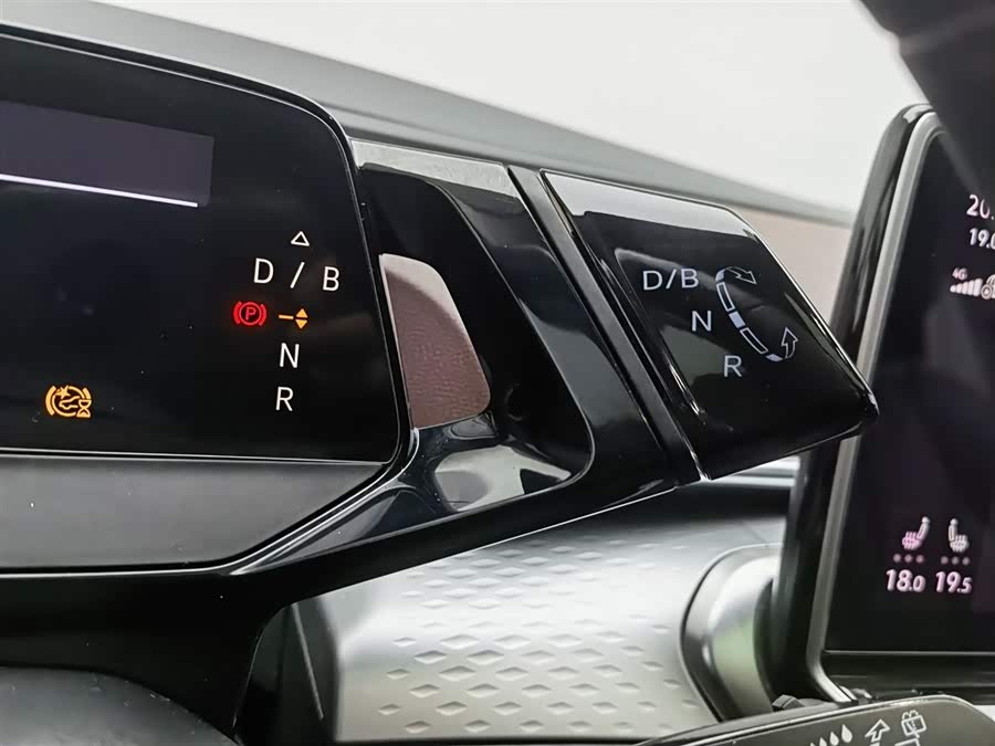 Volkswagen ID.6 X 2022 car image #14