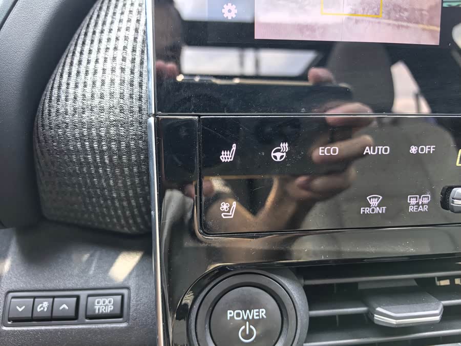 Toyota bZ4X 2022 immagine di auto #14