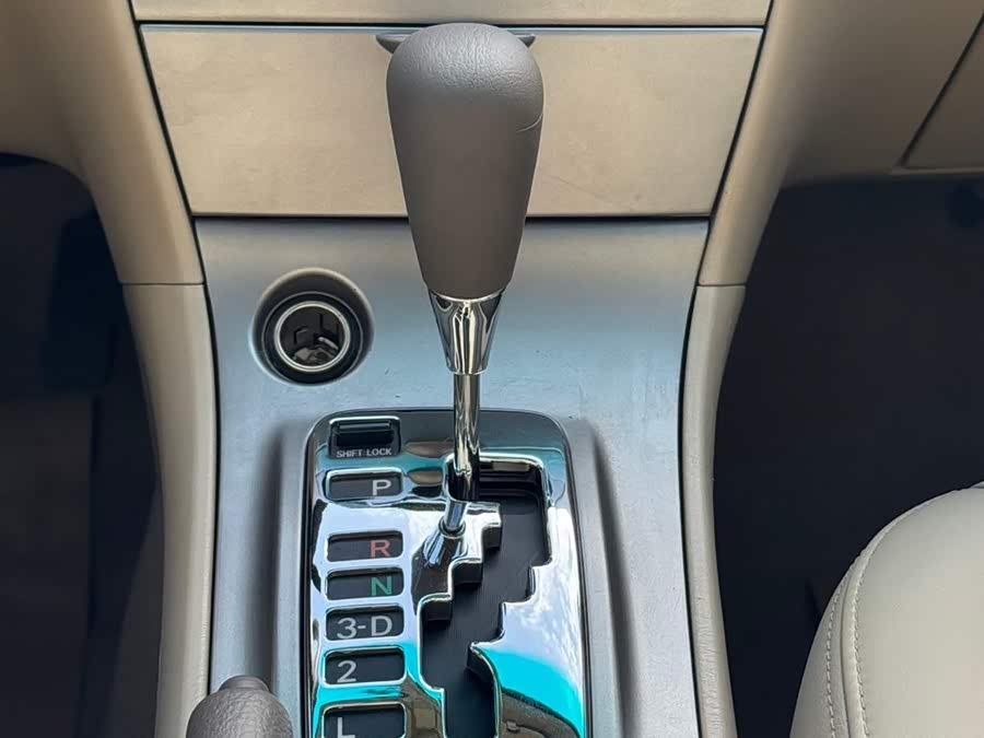 Toyota Reiz 2009 car image #14