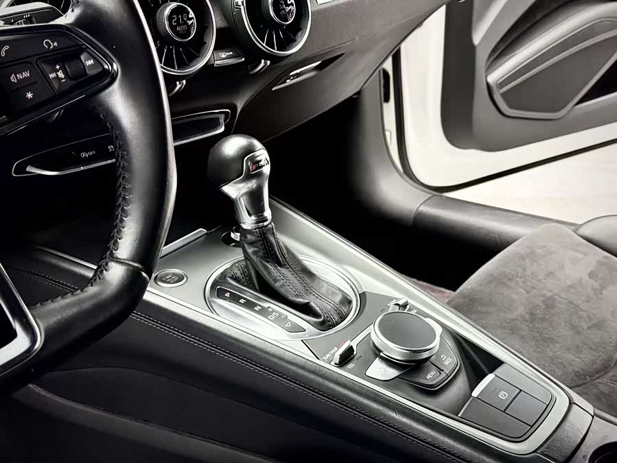 Audi TT 2015 #14 Audi TT 2015 car image #14