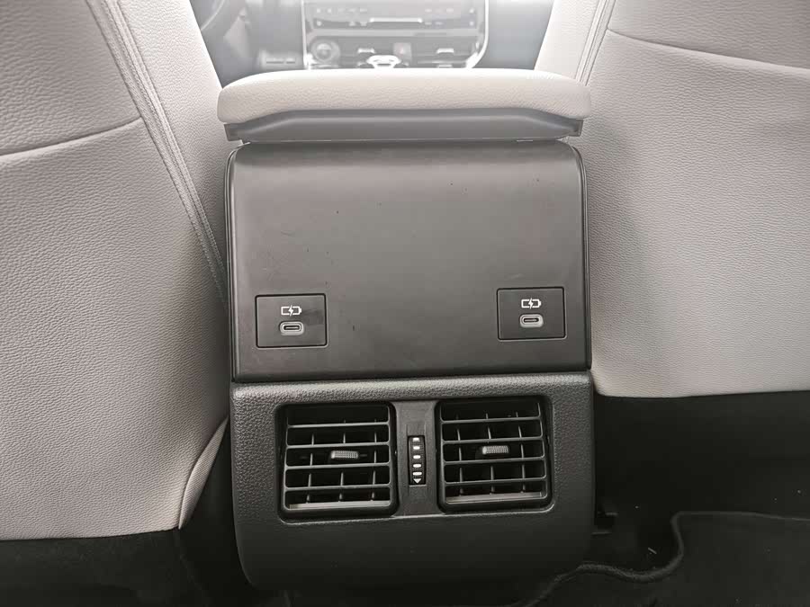 Toyota bZ4X 2022 immagine di auto #14