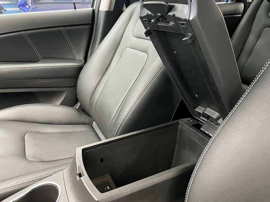 BYD e6 2016 #14 BYD e6 2016 car image #14