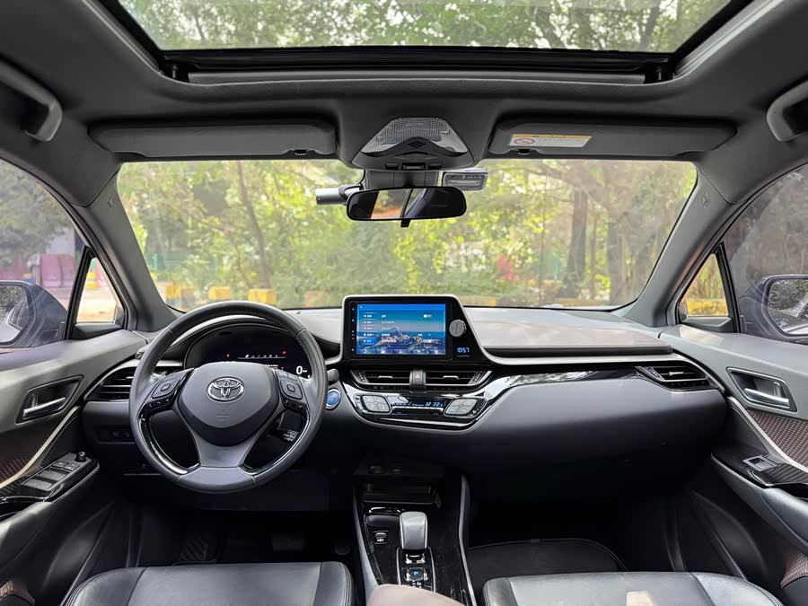 Toyota C-HR EV 2020 immagine di auto #14