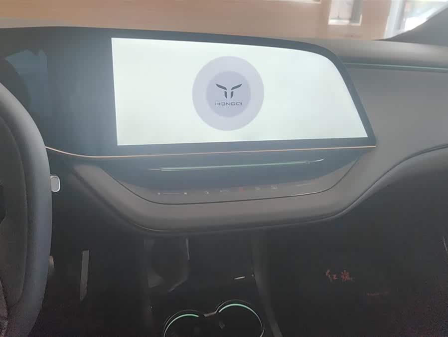 HongQi EH7 2025 #14 HongQi EH7 2025 car image #14