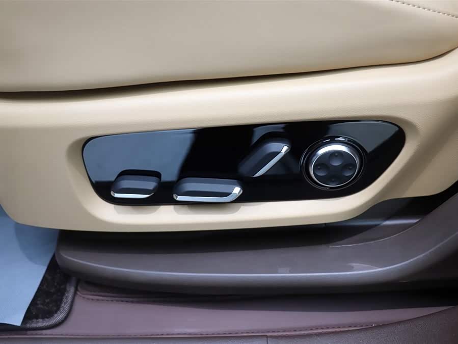 2025 car image #14