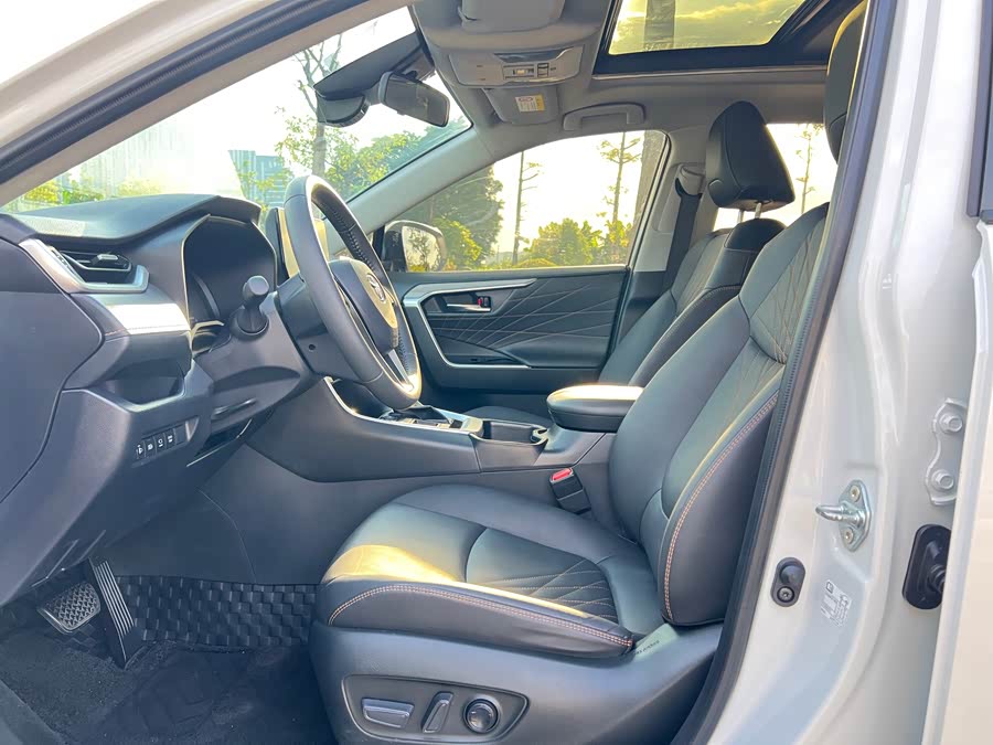 Toyota RAV4 2025 car image #14