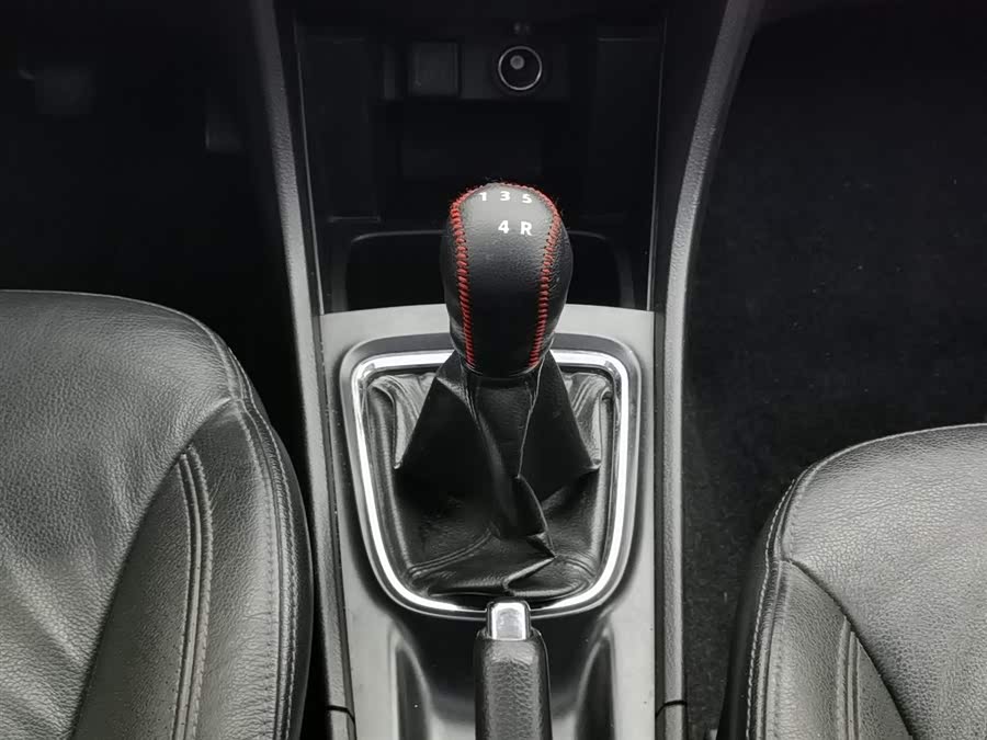 Suzuki Ciaz 2015 изображение автомобиля #14