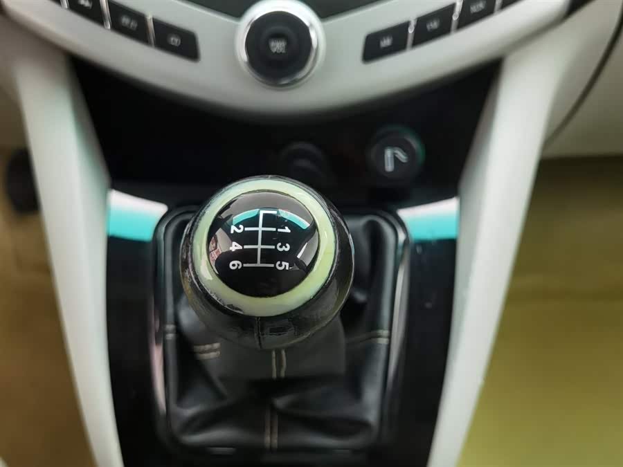 BYD S6 2014 #14 BYD S6 2014 car image #14