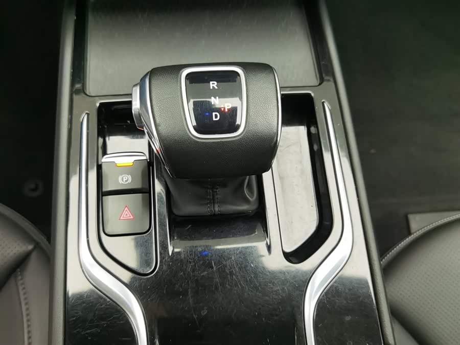 HongQi E-QM5 2023 #14 HongQi E-QM5 2023 car image #14