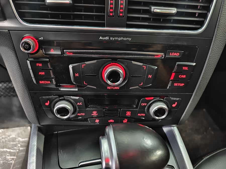 Audi Q5 2017 car image #14