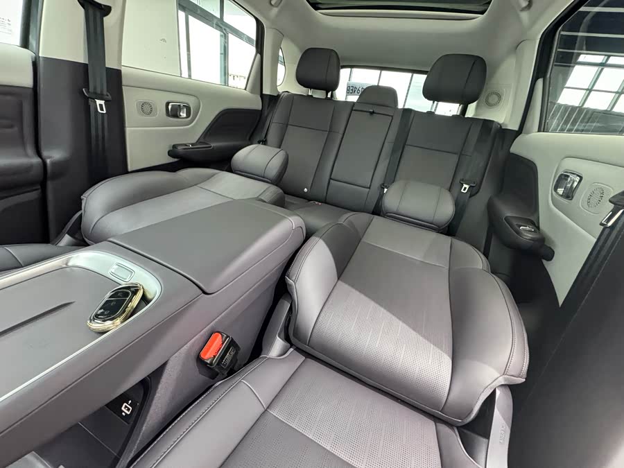 零跑汽车 零跑B10 2025 汽车图片 #14