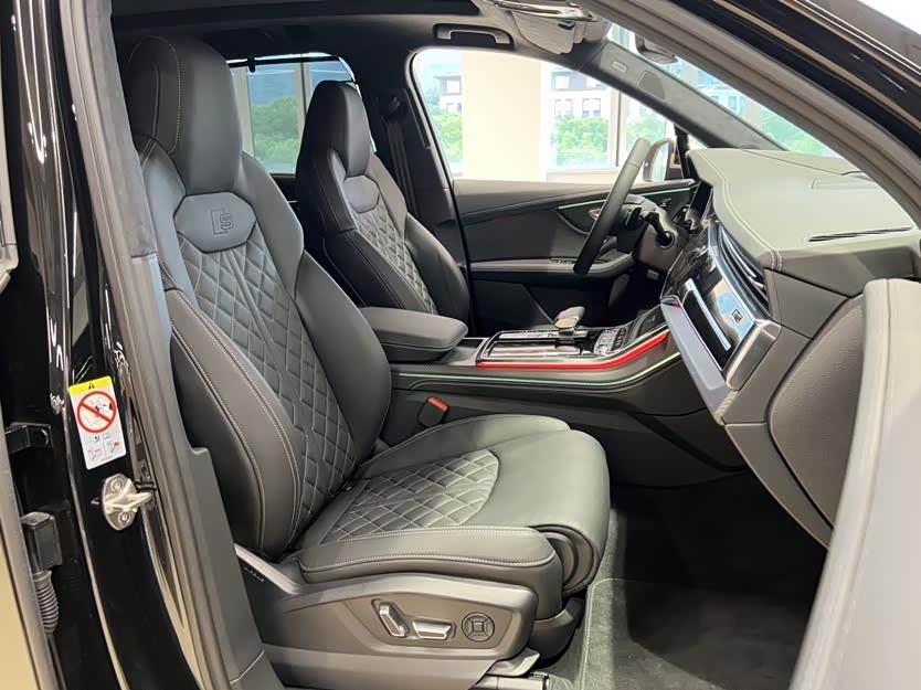 Audi SQ7 2025 #14 Audi SQ7 2025 car image #14