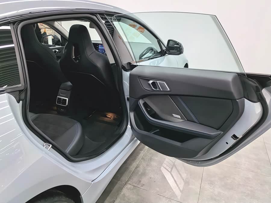 BMW 2 Series 2025 #14 BMW 2 Series 2025 car image #14