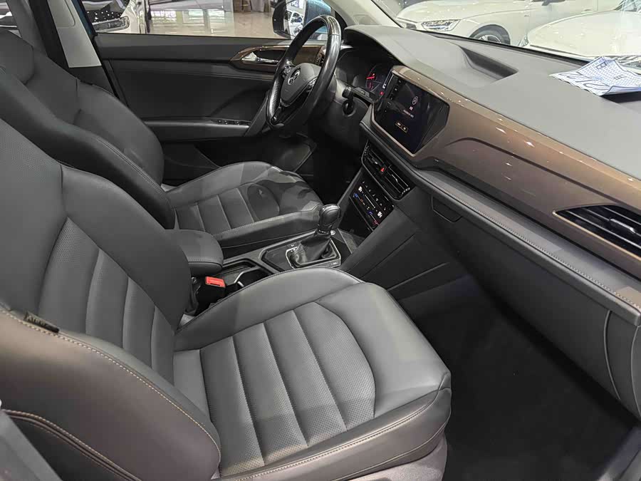 Volkswagen Tharu 2020 car image #14