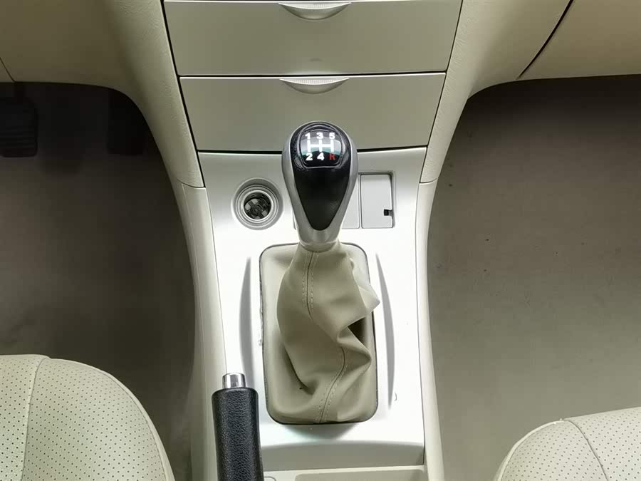 BYD F3R 2013 #14 BYD F3R 2013 car image #14