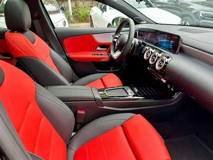 Mercedes-Benz A AMG 2025 #14 Mercedes-Benz A AMG 2025 صورة سيارة #14