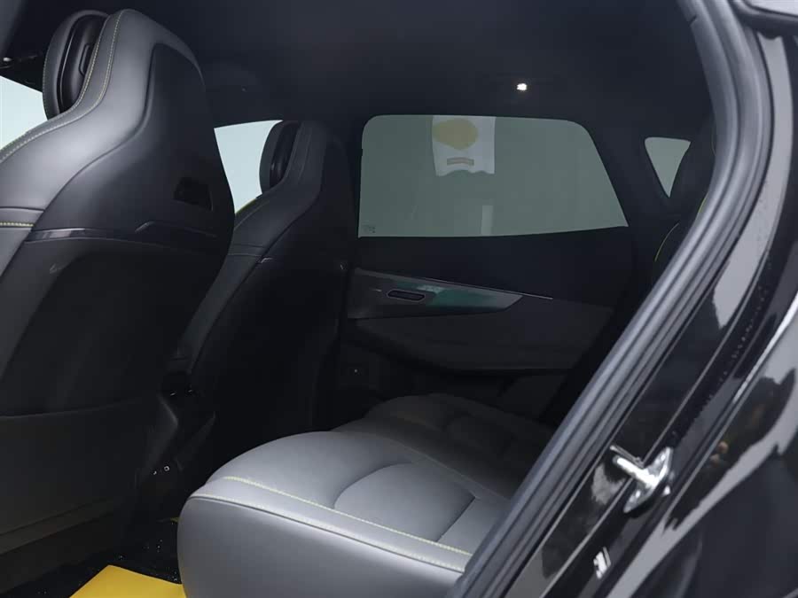 Lynk & Co 08 EM-P 2024 car image #14