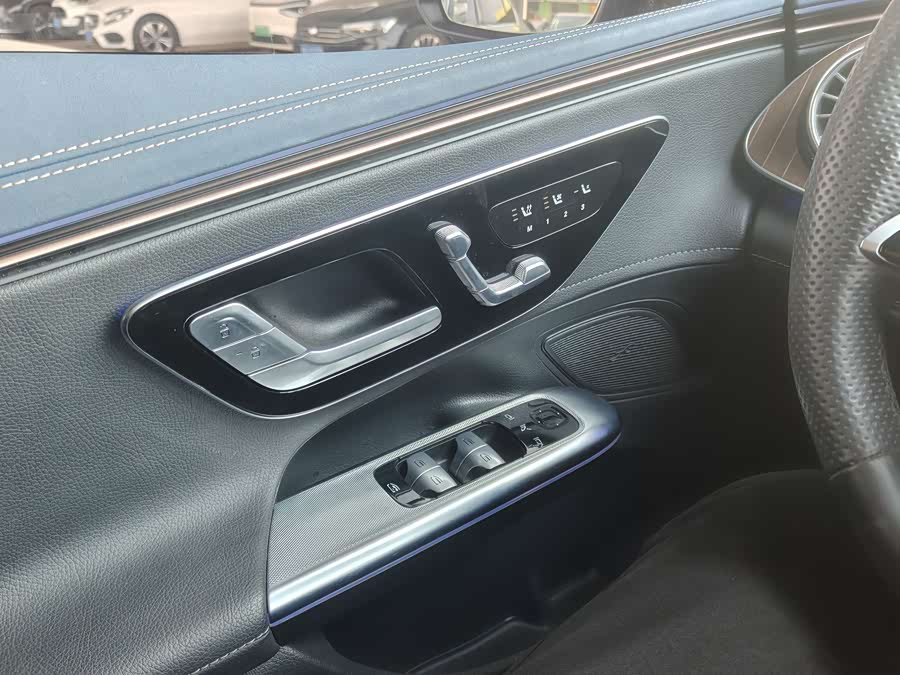 Mercedes-Benz EQE Class 2023 immagine di auto #14