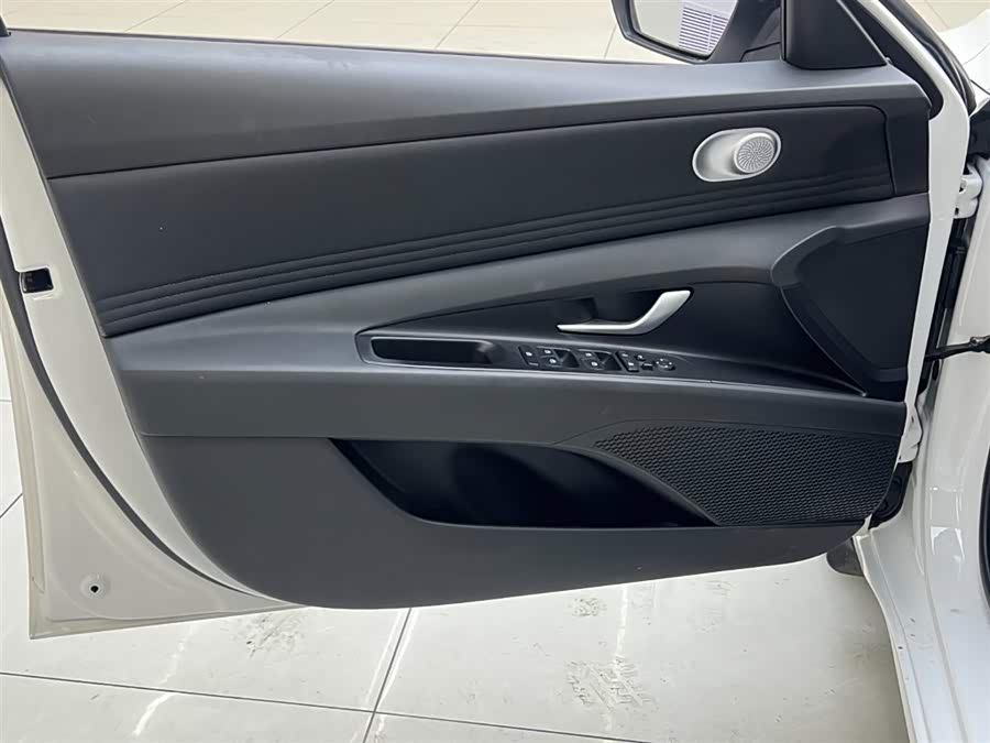 Hyundai Elantra 2023 imagen de coche #14