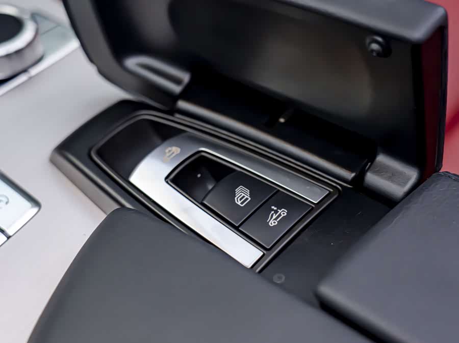 Mercedes-Benz SL Class 2017 car image #14